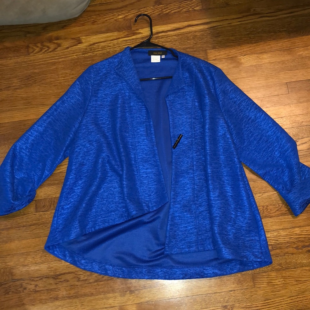 Blue jacket — modern style — Bala Bala, Size Large
